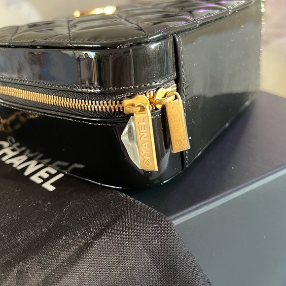 ❌SOLD❌Chanel Patent Leather Top Handle Vanity Crossbody Bag - Picture 11 of 16